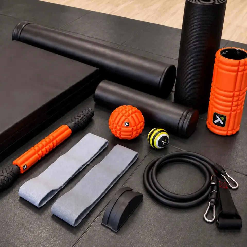 店内の様子（ストレッチ・コンディショニング用の器具一式）